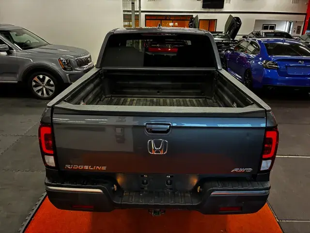 2017 Honda Ridgeline RTL AWD T photo 5