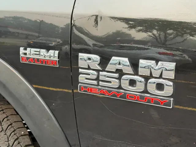 2016 RAM 2500 Tradesman 4X4 Regular Cab photo 4