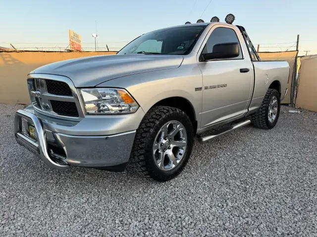 2012 RAM 1500 ST 4x4 Regular Cab SWB photo 3