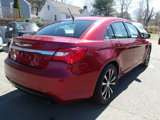 2013 Chrysler 200 Limited photo 3