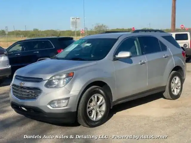 2017 Chevrolet Equinox LT's photo