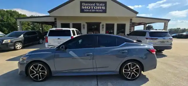 2024 Nissan Sentra SR CVT's photo