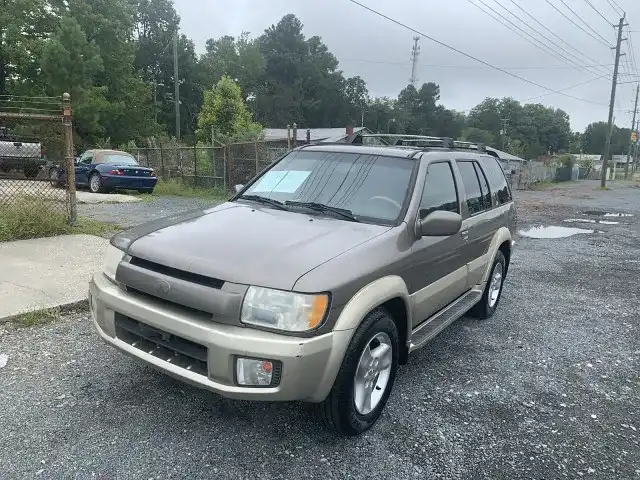 2001 INFINITI QX4 4X4's photo