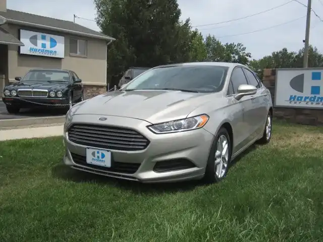 2015 Ford Fusion SE FWD's photo