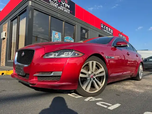 2017 Jaguar XJ R-Sport AWD's photo