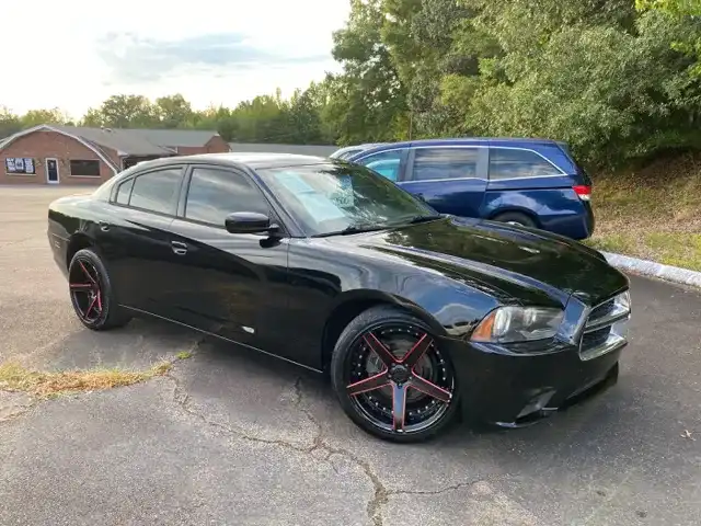 2013 Dodge Charger SE's photo