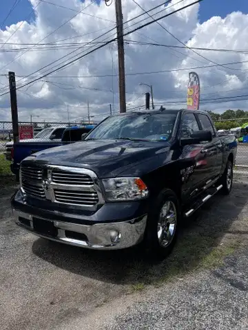 2017 RAM 1500 Big Horn 4x4 Crew Cab 5'7's photo