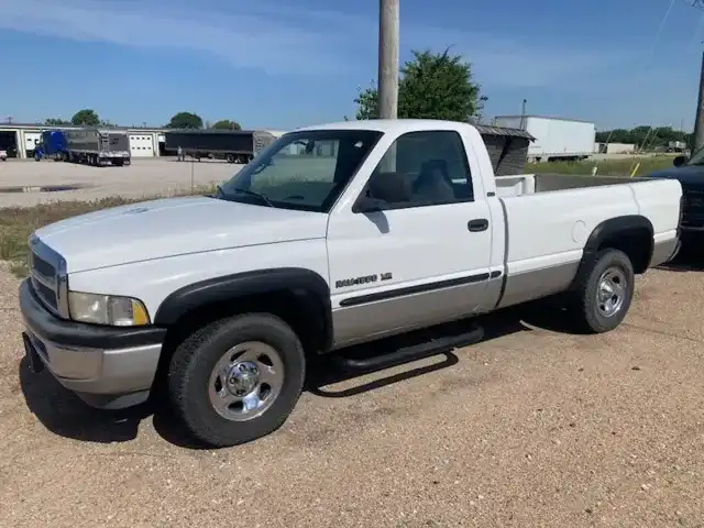 2001 Dodge Ram 1500 1500 SLT REGULAR CAB SWB's photo