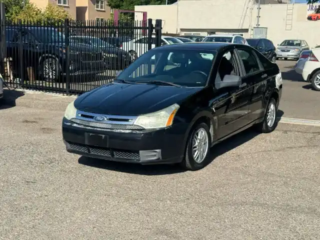 2011 Ford Focus SE's photo