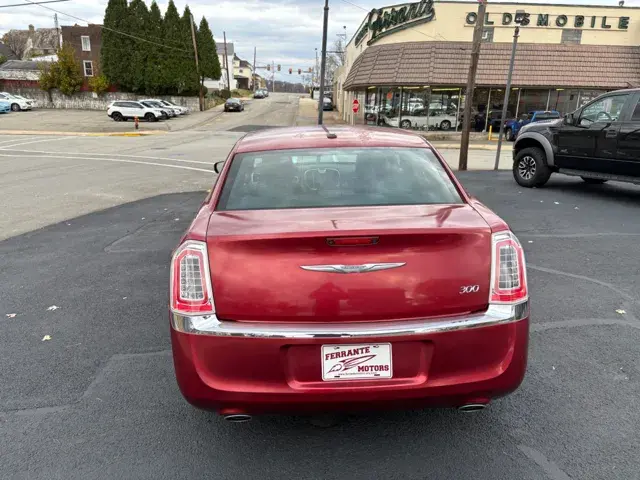 2011 Chrysler 300 Limited photo 3