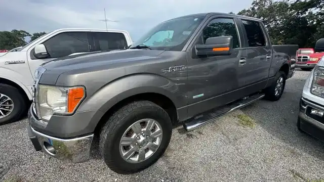 2012 Ford F-150 XLT SuperCrew 145-in's photo