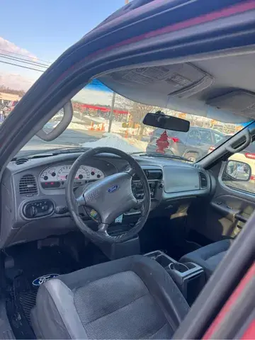 2004 Ford Explorer XLS Auto photo 5