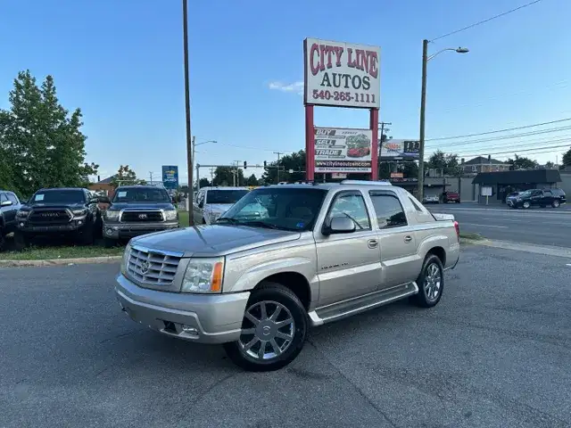 2004 Cadillac Escalade EXT Base's photo