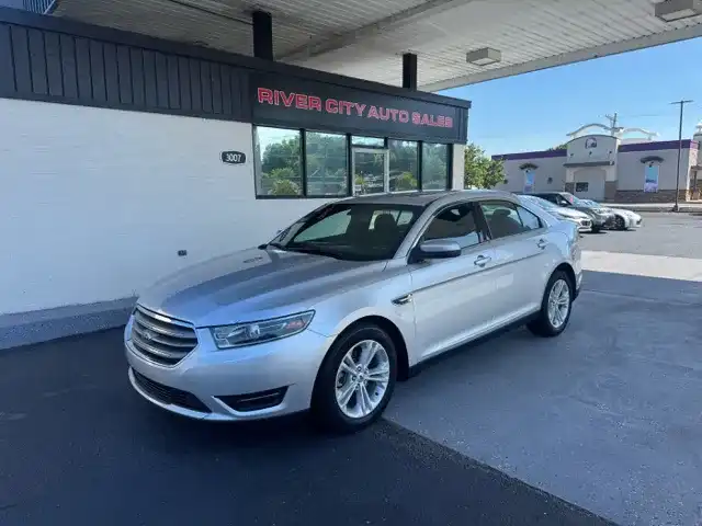 2018 Ford Taurus SEL FWD's photo