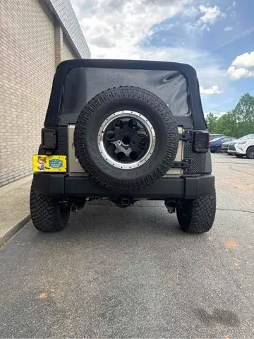 2017 Jeep Wrangler Sport S photo 4