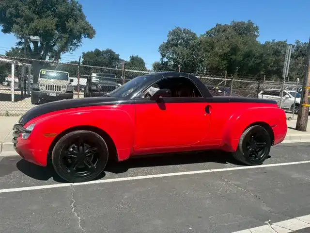 2004 Chevrolet SSR LS's photo