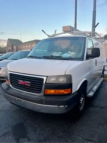 2014 GMC Savana 2500 Cargo Van's photo