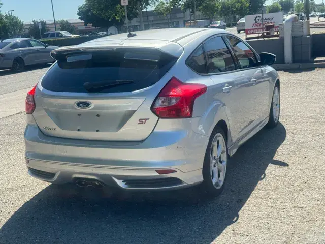 2014 Ford Focus ST Hatchback 5-Door photo 4
