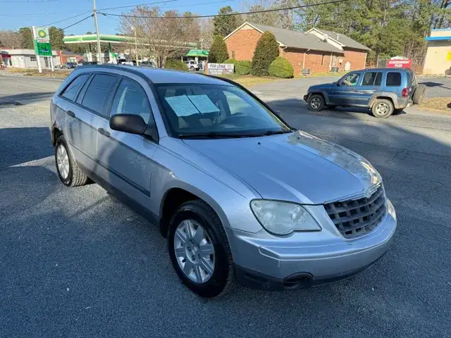 2008 Chrysler Pacifica LX's photo