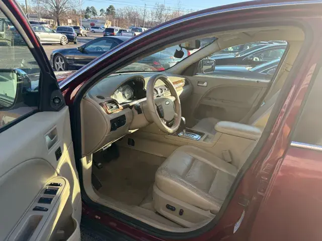 2005 Ford Five Hundred Limited photo 5