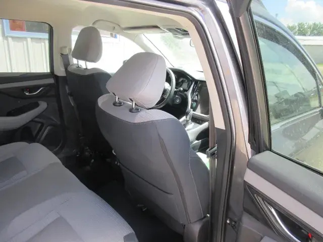 2022 Subaru Outback Premium photo 4