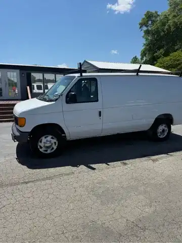 2006 Ford E-Series E-250 Van's photo