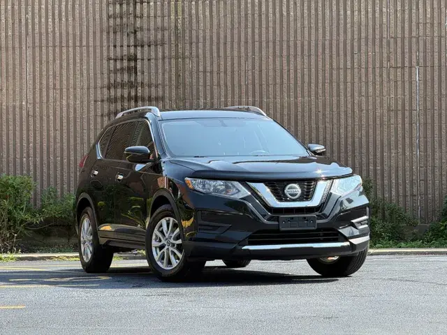 2018 Nissan Rogue SV AWD photo 5