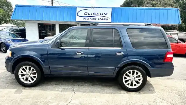 2017 Ford Expedition Limited's photo