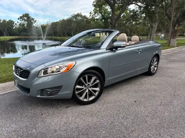 2011 Volvo C70 T5 FWD Auto's photo