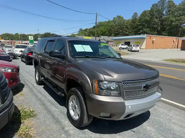 2011 Chevrolet Suburban 4WD 1500 LT's photo