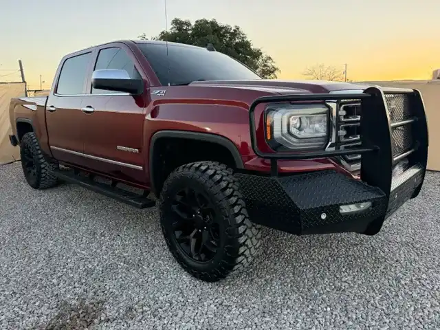 2017 GMC Sierra 4WD Crew Cab Short Box SLT's photo