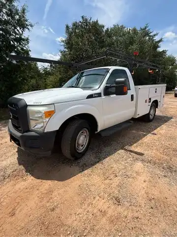 2013 Ford F-250 XL Regular Cab's photo