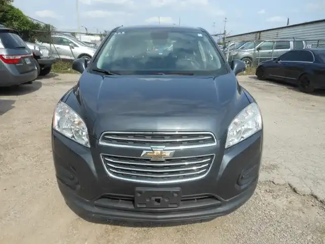 2016 Chevrolet Trax LS's photo