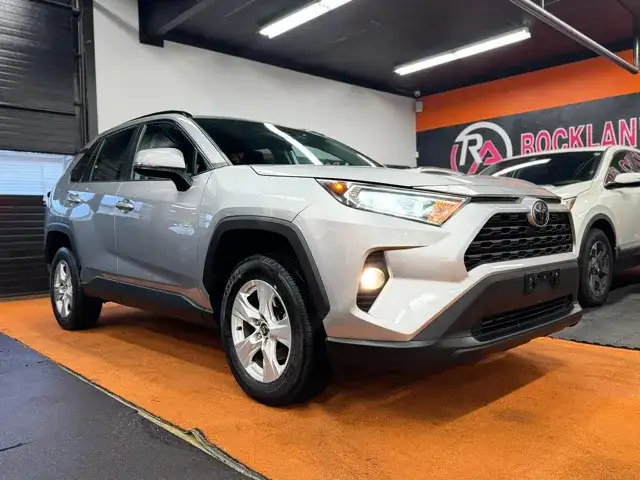 2020 Toyota RAV4 XLE AWD's photo