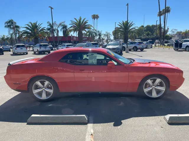 2009 Dodge Challenger SRT8 photo 4