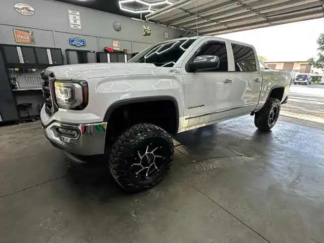 2016 GMC Sierra 4WD Crew Cab Short Box SLT's photo