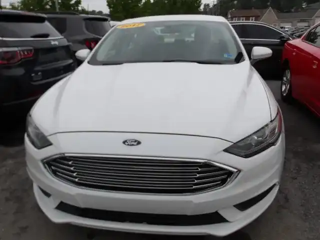 2017 Ford Fusion SE FWD's photo