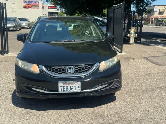 2013 Honda Civic LX Auto photo 3