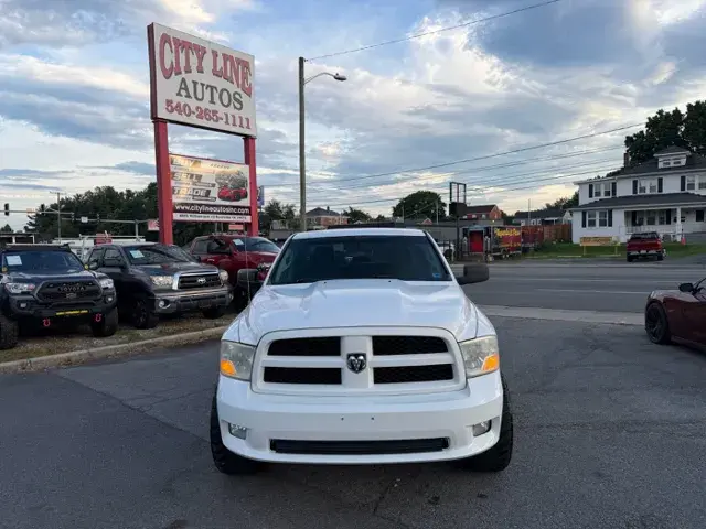 2012 RAM 1500 Express 4WD Quad Cab photo 3