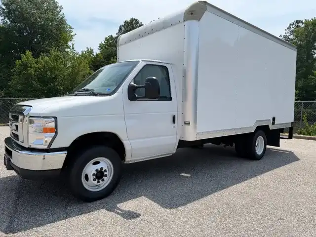 2018 Ford E-Series SRW E-350 Super Duty 138 in WB's photo