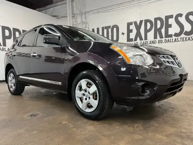 2015 Nissan Rogue Select S FWD's photo