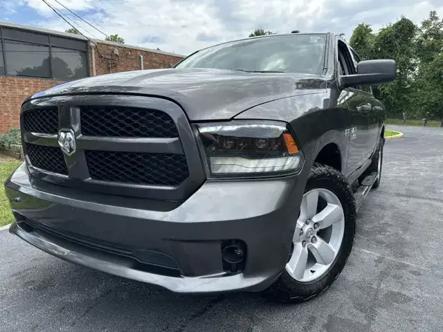 2015 RAM 1500 Express Crew Cab photo 1