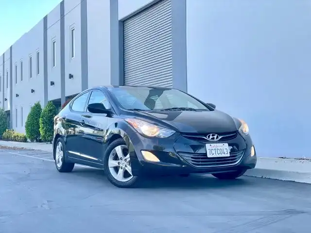 2013 Hyundai Elantra 1.8 GLS A T's photo