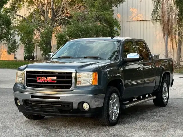2011 GMC Sierra 2WD Crew Cab SLE SWB's photo