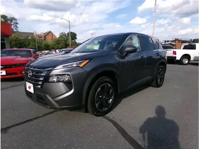 2025 Nissan Rogue SV AWD's photo