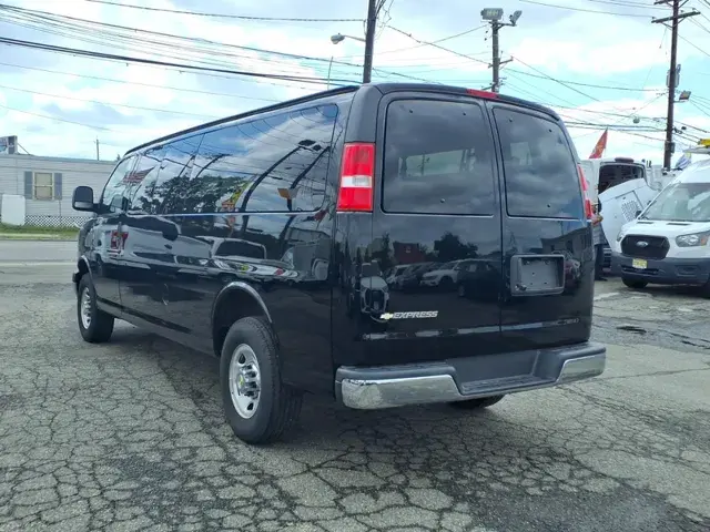 2025 Chevrolet Express LT 3500 Extended photo 5