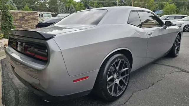 2016 Dodge Challenger R/T Shaker photo 5