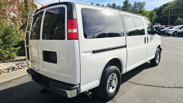 2015 Chevrolet Express LS 3500 photo 5