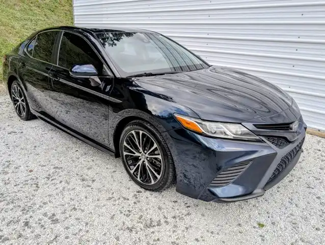 2019 Toyota Camry 2.5 Auto SE's photo