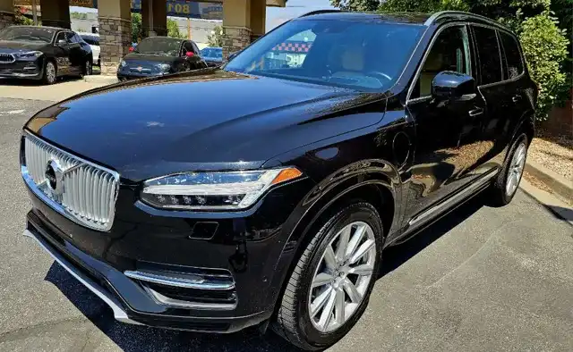 2017 Volvo XC90 T8 Twin Engine Plug-in Inscription's photo